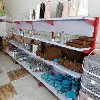 قفسه ایستاده