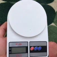 ۸عدد قالب سیلیکونی نوی نو و ترازو دیجیتال درحد