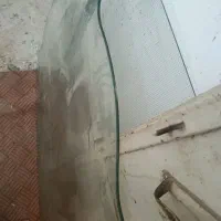 شیشه هشت میل ضخیم واسه میز ناهار خوری خوبه