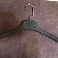 چوب رختی هرعدد ۱۵ هزار تومن
