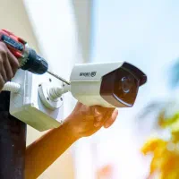 نیازمند نیرو در زمینه دوربین مداربسته