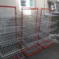 تعدادی قفسه