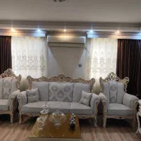 پرده با والن و کتیبه