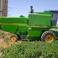 کمباین جاندیر 1055