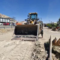 لودر ZL50 آماده همکاری و خاکبرداری