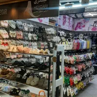 فروشنده خانم