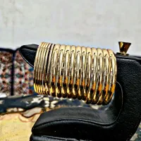 تعدادی النگو طلا روس