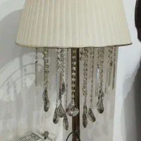 آباژور ایستاده