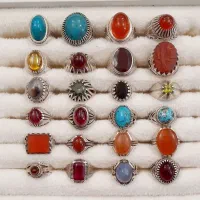 انگشترای نقره همگی عیار ۹۲۵ گرمی ۳۲۰ تومن