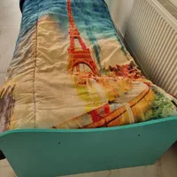 تخت نوجوان عرض ۹۰ دارای یک کشوی بزرگ زیر تخت.سالم.|تخت و سرویس خواب|قزوین, |دیوار