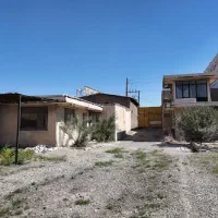 آدران رباط کریم بر اصلی جاده ساوه مغازه زمین سوله|فروش دفتر صنعتی، کشاورزی، تجاری|رباط‌کریم, شهرک صنعتی زواره‌ای|دیوار