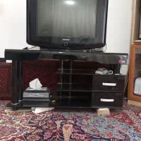 تلویزیون با میز