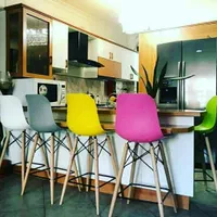 صندلی فایبرگلاس پایه بلند چوبی اپن کانتر پیشخوان