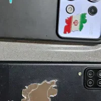 پرچم ایران پشت گوشی
