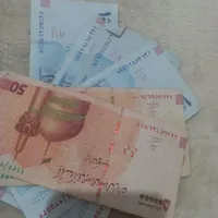 اسکناس امضا قرمز