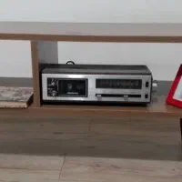 میز تلویزیون پایه دار در حد نو