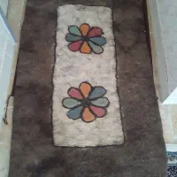 فرش نمدی ومیز تلفن
