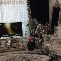 زیر تلویزیون و ایینه شمعدان