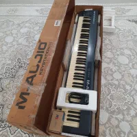 میدی کنترلر M-Audio Keystation 88 با پدال فلزی
