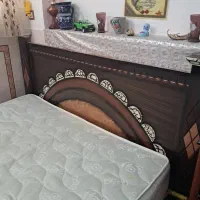 تخت دونفره باتشک در حد نو|تخت و سرویس خواب|خمینیشهر, |دیوار