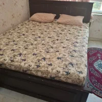 سرویس خواب دو نفره به همرا دراور و آرایشی و پاتختی