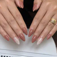 کاشت ناخن با بهترین متریال