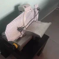 یخچال و فر گاز و کالباس بر در حد نو