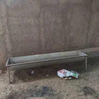 آخور و آبشخور در حد نو   هر کدام ۲ متر