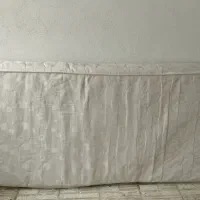 یک عدد تشک تخت ۱ نفره