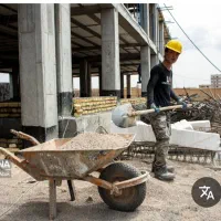 استخدام کارگر ساختمانی در بهارستان به صورت روزمزد