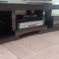 میز تلویزیون در حد نو بدون خط و خش