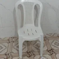 4عدد صندلی پلاستیکی