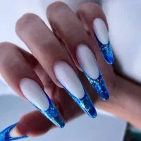 آموزش کاشت ناخن و طراحی