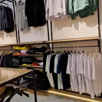 فروش دکور کامل مغازه پوشاک بصورت یکجا|فروشگاه و مغازه|گناباد, |دیوار