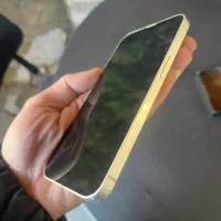 ایفون 13نرمالza