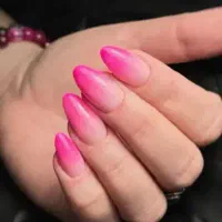 کاشت ناخن با ژل ۲۰۰ و پدیکور و کفسابی پا ۲۵۰