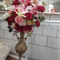 گلدان برنجی و سطل وجادستمال