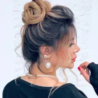 همکار آرایشگر خانم نیازمندیم