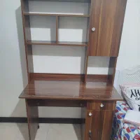 میز تحریر در حد نو