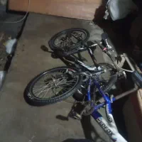 دوچرخه|دوچرخه، اسکیت، اسکوتر|میانه, |دیوار