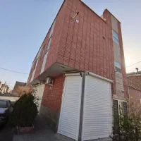 دوطبقه-سه-نبش-به-همراه-سه-باب-مغازه-100متر-فاز-دو