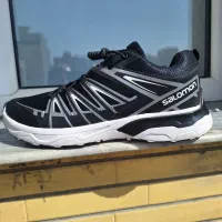 کفش سالمون طرح