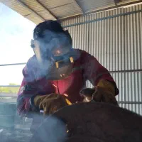 خدمات  لوله کشی گاز و اب و کلیه کارهای جوشکاری