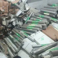 هر چی تو عکس هس رولی ۲۰۰صد رول ب بالا کاغذ دیواری