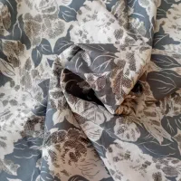 دو قواره پارچه و یک قواره چادر مشکی  برای روز مادر