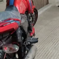 آپاچی  ۱۶۰ قرمز