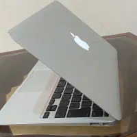 لپ تاپ مک بوک ایر corei5  بسیار تمیز مشابه اک ۲۰۱۲