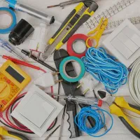 برق کاری ساختمانی وصنعتی عیب یابی سیستم های برقی
