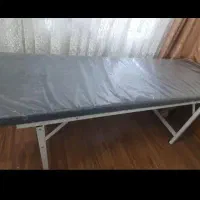 تخت فلزی تشک دار مناسب آمپول زدن و اپیلاسیون تاشو|تخت و سرویس خواب|تهران, طیب|دیوار