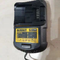 شارژر اصلی دیوالت مدل DCB105